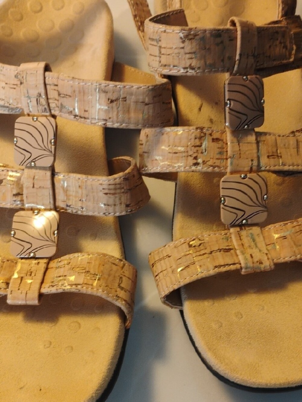 Vionic Beige Cork-Pattern Strappy Sandals sz 11 - Picture 2 of 12